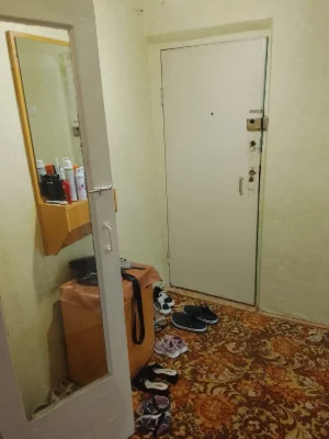 Продам однокомнатную квартиру(жд рынок)