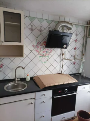 Продам 3-кімн квартиру в р-ні нижнього міста(вул.Південна) .