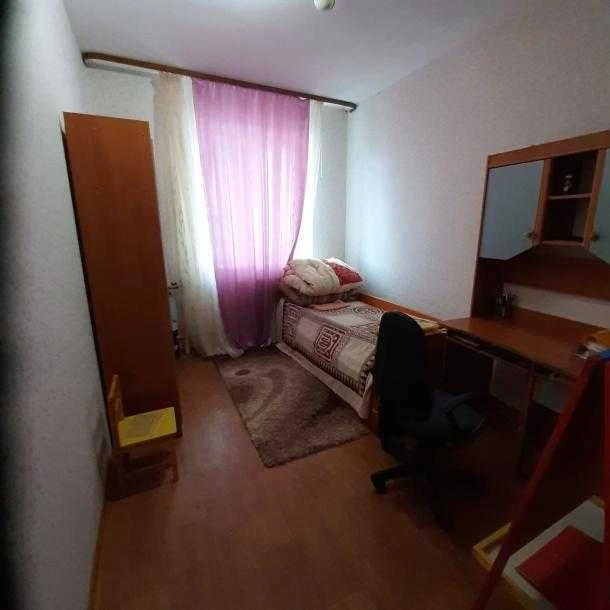 Three-room apartment in Chuguev, center