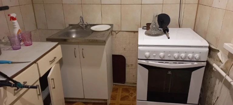 Продається 2-кімнатна квартира в Чугуєві з індивідуальним опаленням.