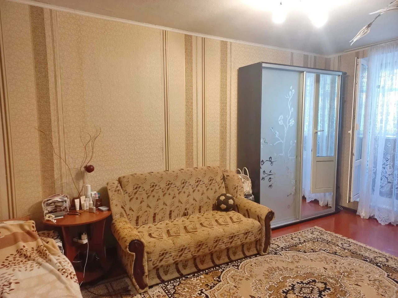 For sale: 1-room apartment in the center of Chuguev