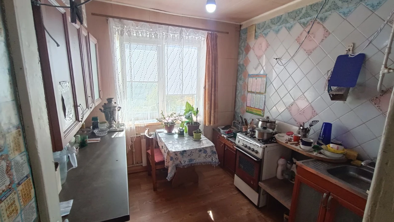 Sale of a 3-bedroom apartment, center, Chuguyev
