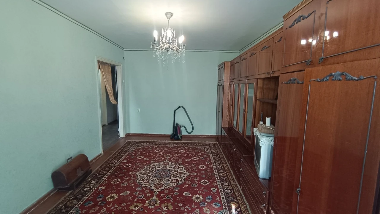 Sale of a 3-bedroom apartment, center, Chuguyev