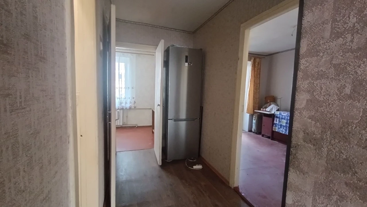 Sale of a 3-bedroom apartment, center, Chuguyev