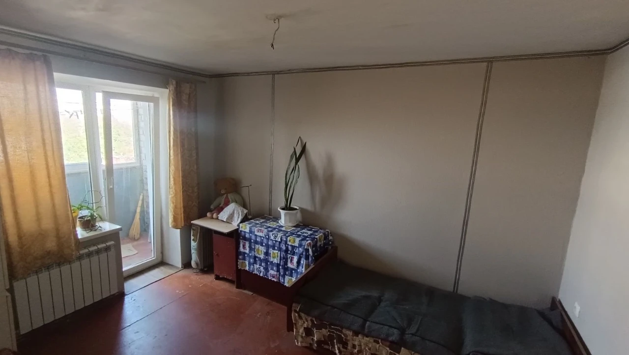 Sale of a 3-bedroom apartment, center, Chuguyev