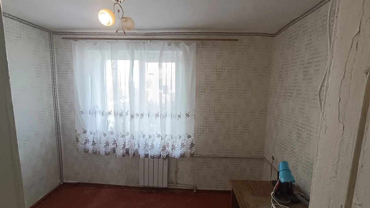 Sale of a 3-bedroom apartment, center, Chuguyev