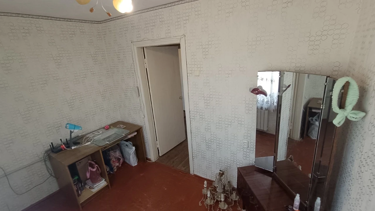 Sale of a 3-bedroom apartment, center, Chuguyev