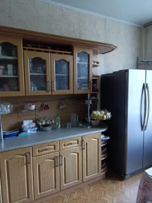 Продається чотирикімнатна квартира у Чугуєві