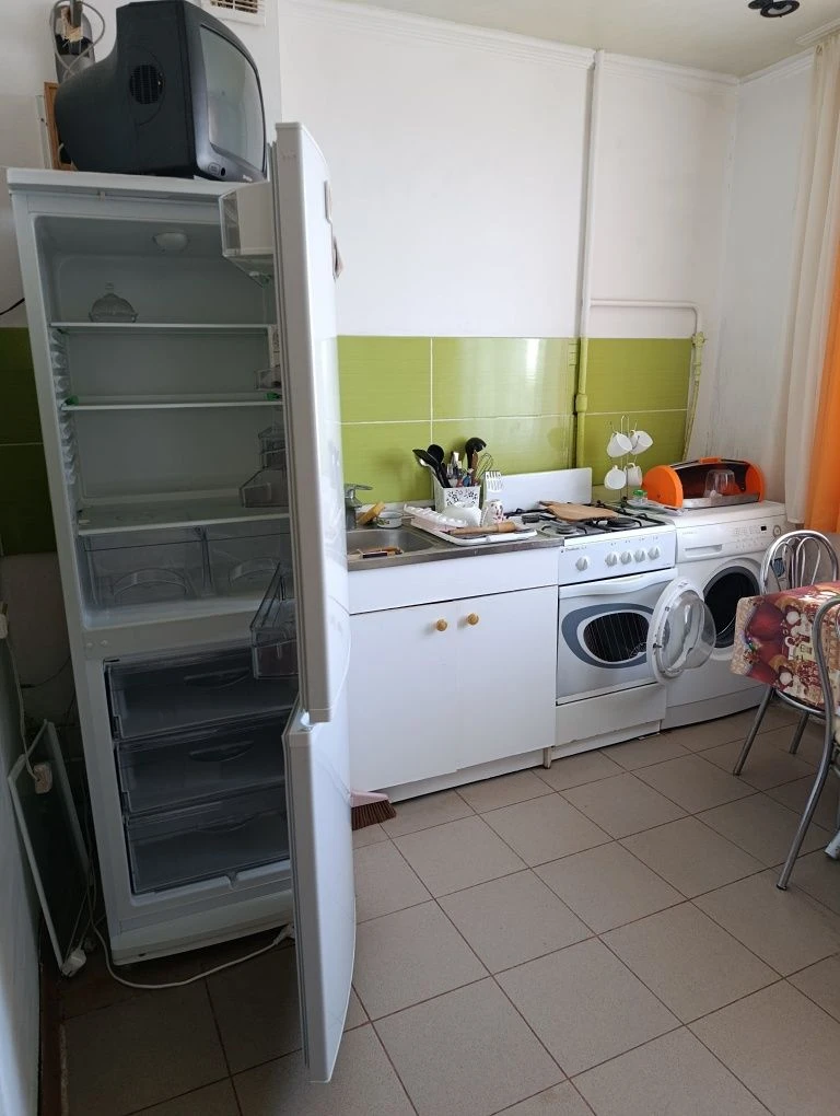 Продається 2-кімнатна квартира в районі "Здоров'я"