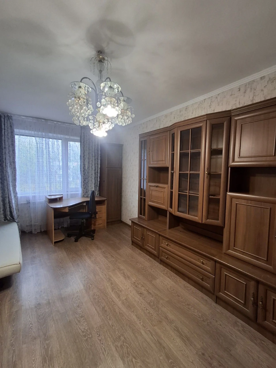 Продам 1этаж в Чугуеве 3х.ком кв.
