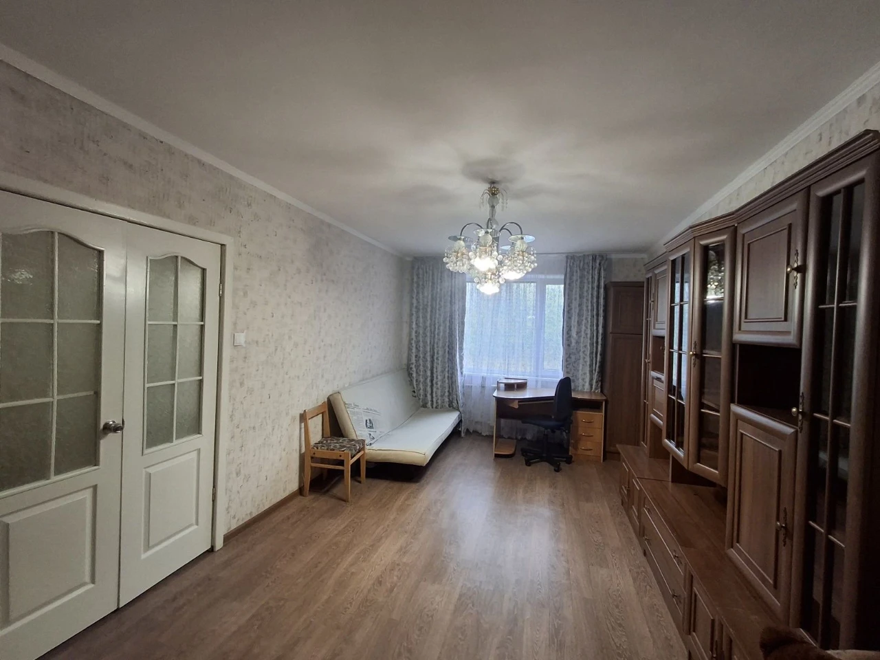 Продам 1этаж в Чугуеве 3х.ком кв.