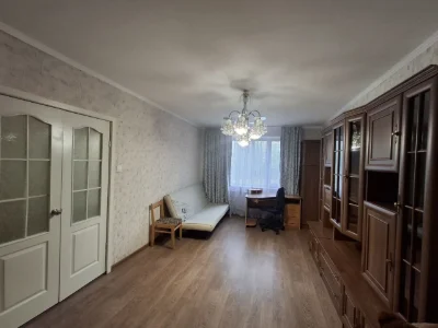 Продам 1этаж в Чугуеве 3х.ком кв.