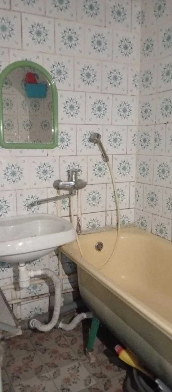 Продається 3-кімнатна квартира в Чугуєві