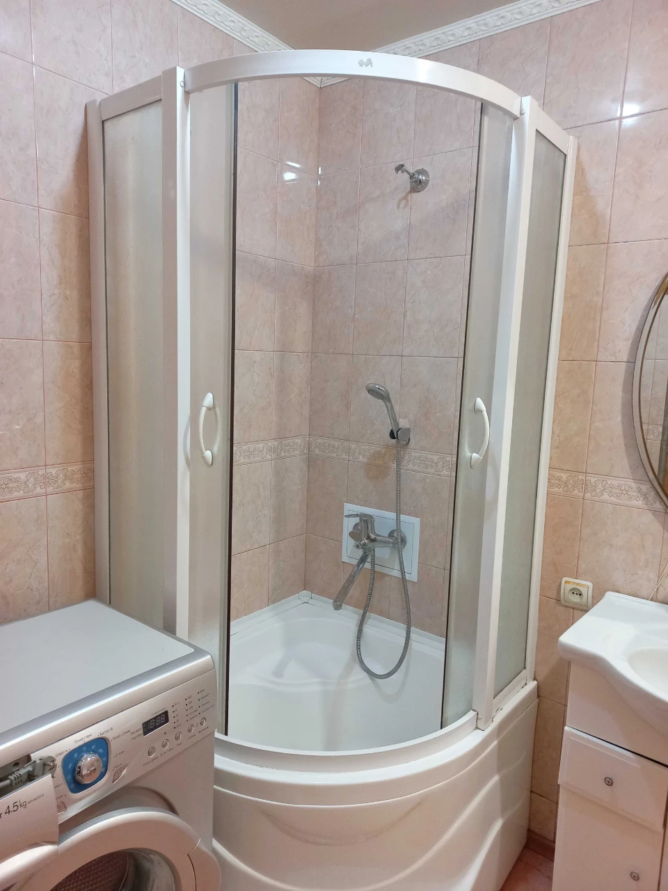 Продам 3х ком. квартиру, свой двор.