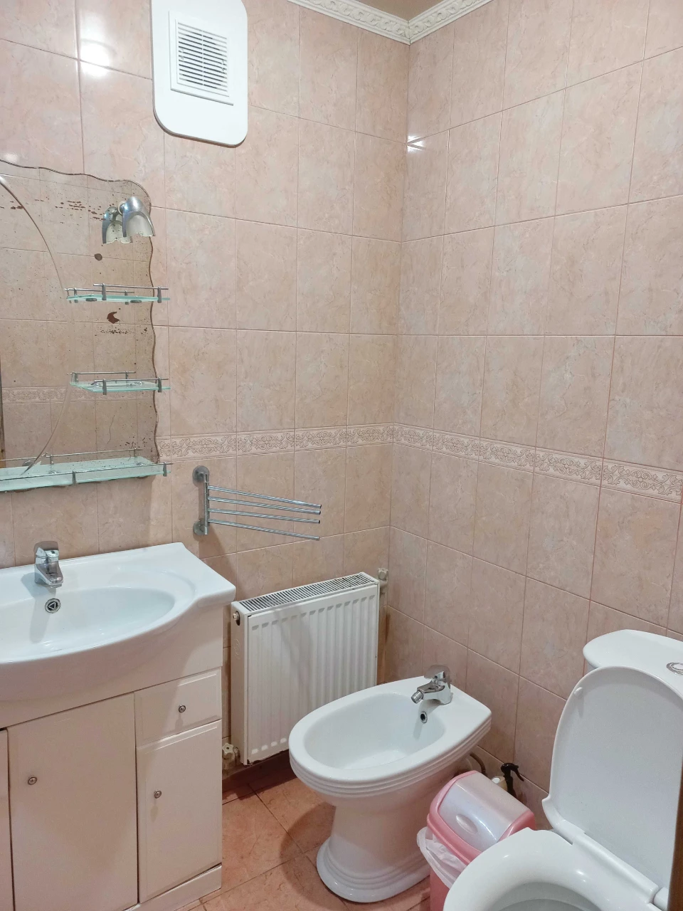 Продам 3х ком. квартиру, свой двор.