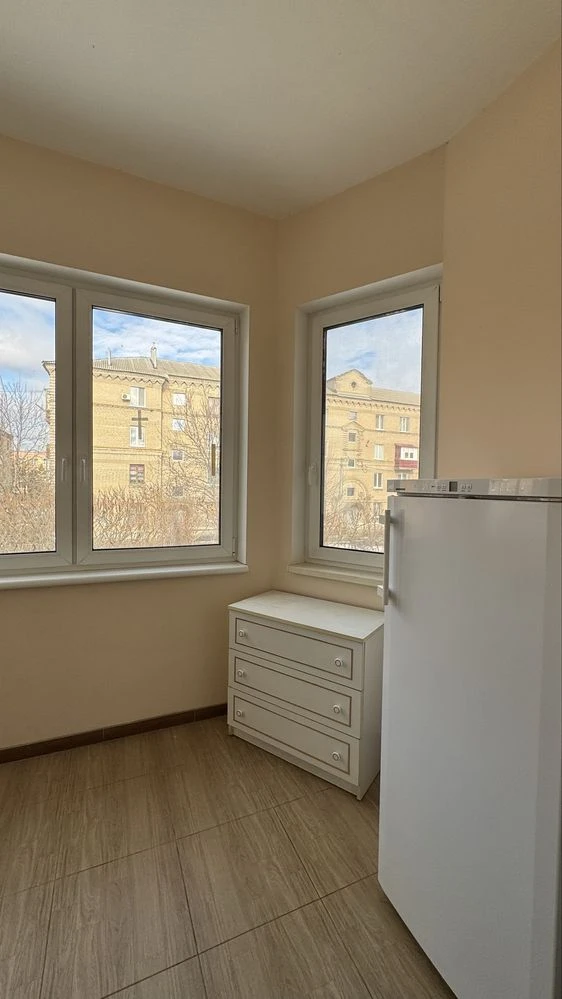 Продаю 2-кімнатну квартиру в Чугуєві (Авіатор) 2-й поверх