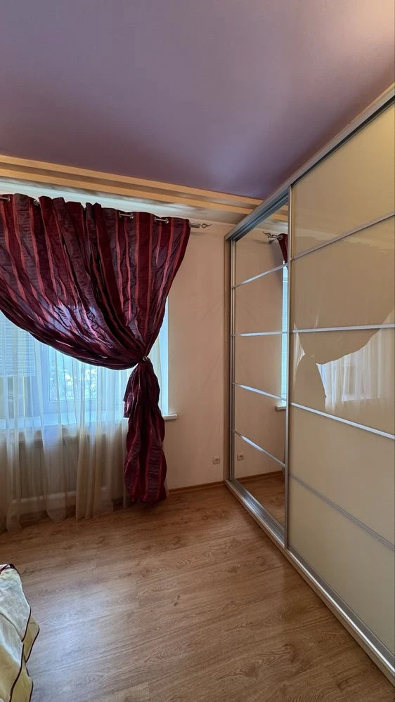 Продаю 2-кімнатну квартиру в Чугуєві (Авіатор) 2-й поверх