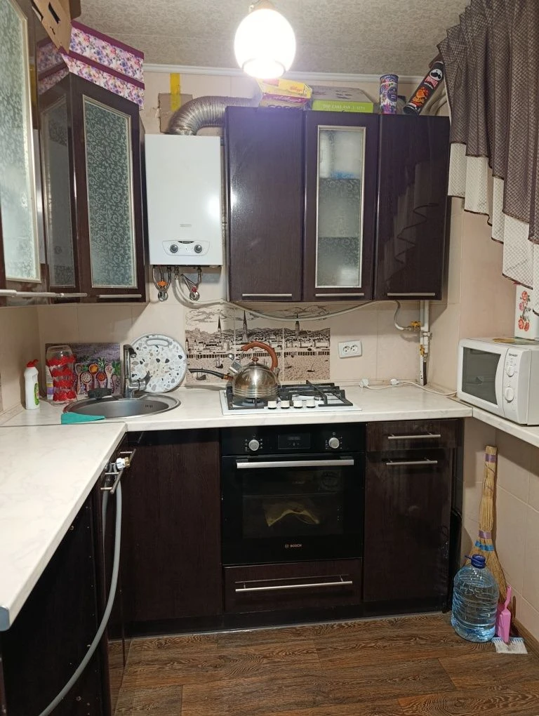 Продам 3-х кімнатну квартиру Чугуїв р-н Нової пошти 2
