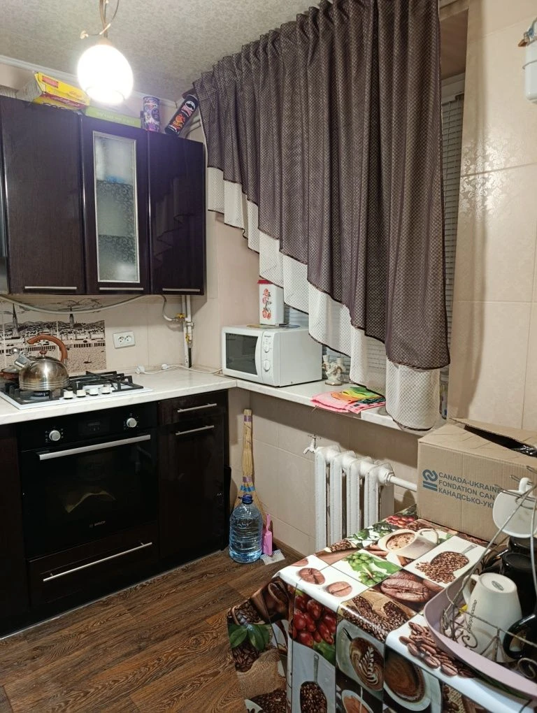 Продам 3-х кімнатну квартиру Чугуїв р-н Нової пошти 2