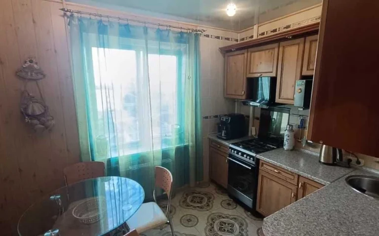 For sale, 3 room apartment in Chuguev