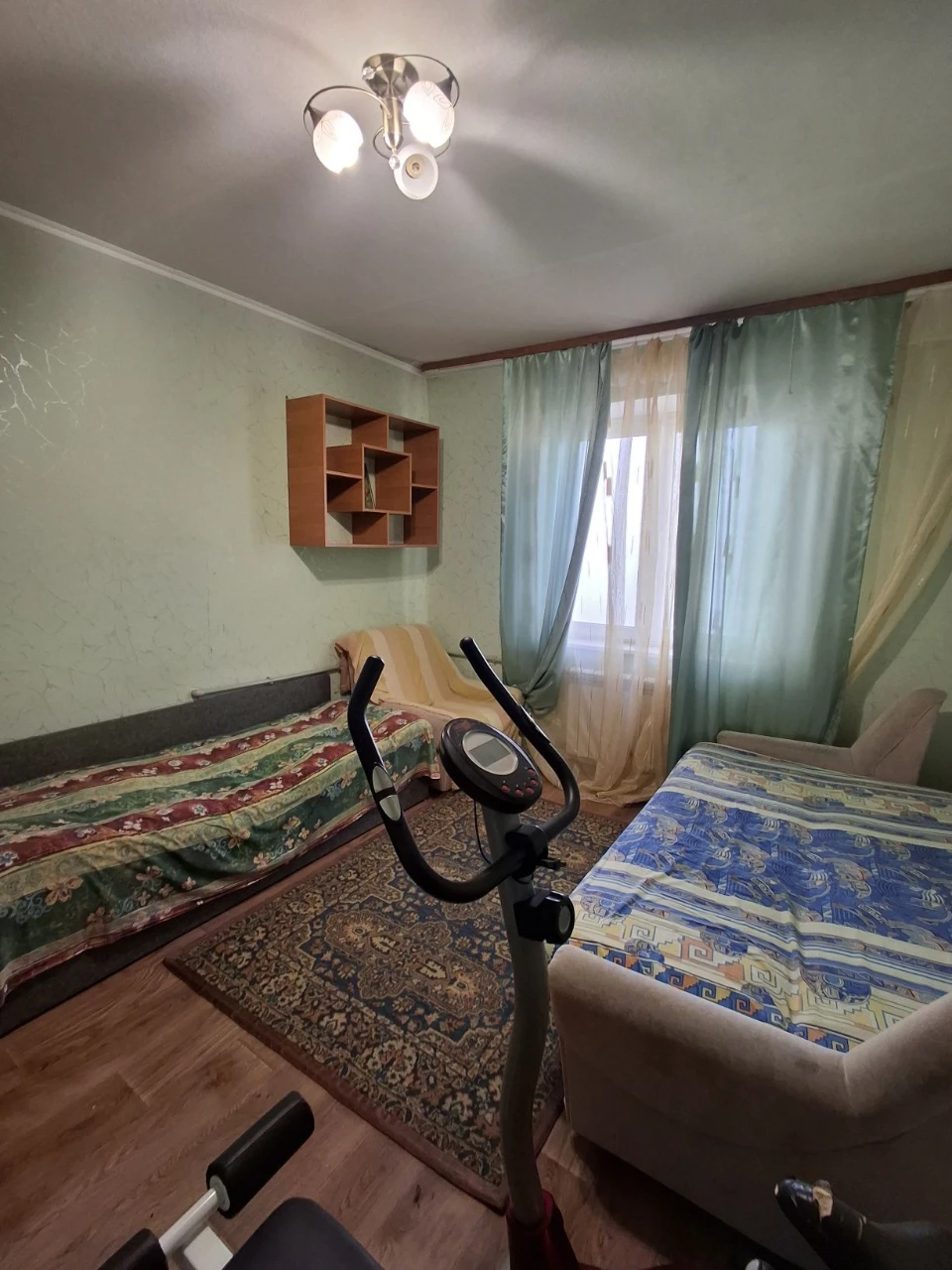 Продається 2-кімнатна квартира, Чугуєв.