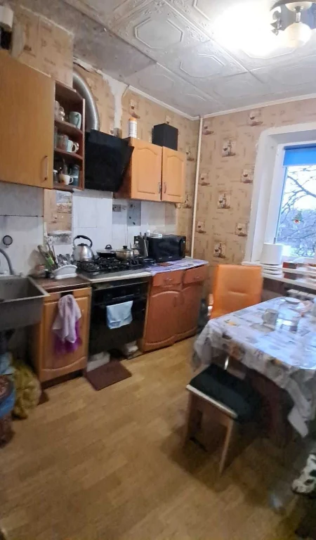 Продам 1 кімнатну квартру в центрі міста Чугуїв.