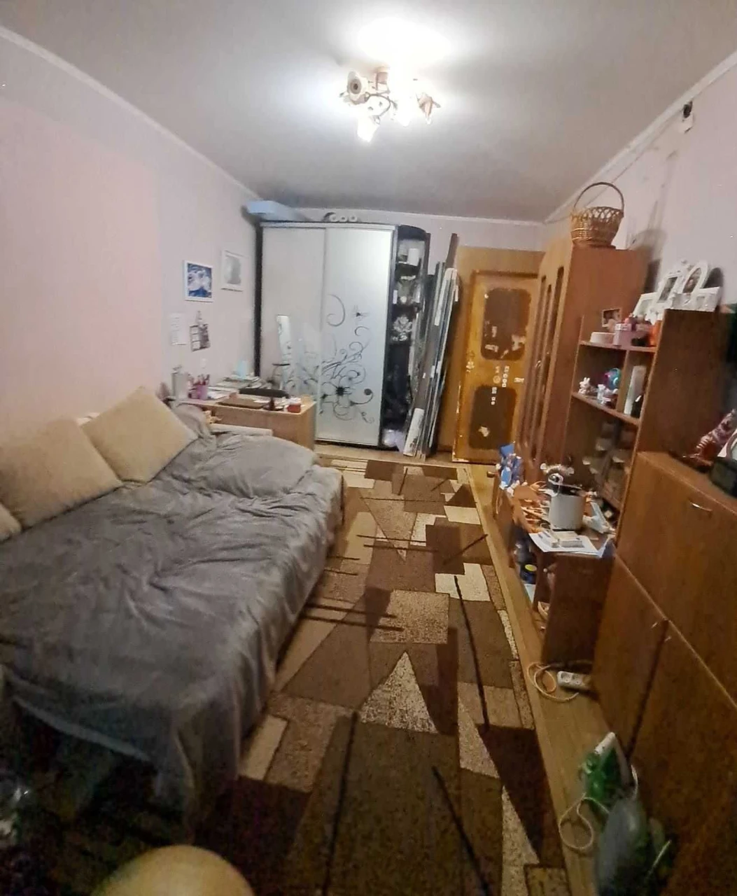 For sale: 1-room apartment in the center of Chuguev.
