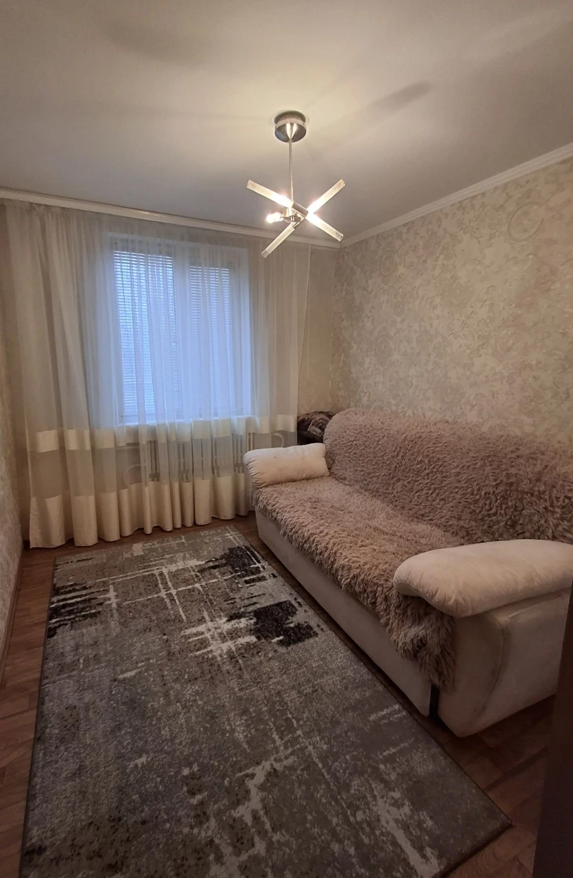Продам 3х комнатную евартиру Чугуев