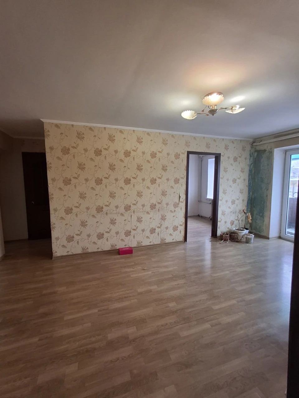 Продається 3-кімнатна квартира. Центр, Чугуїв