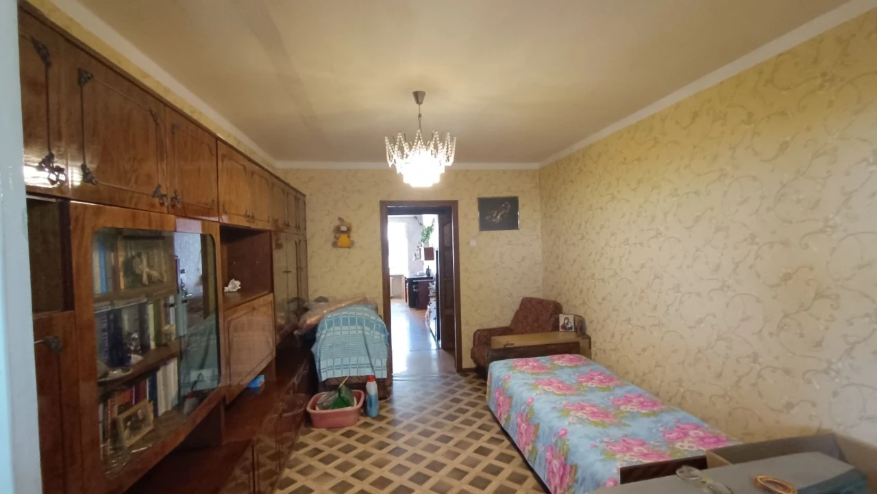 Продам 2 к квартиру і гараж, Чугуїв