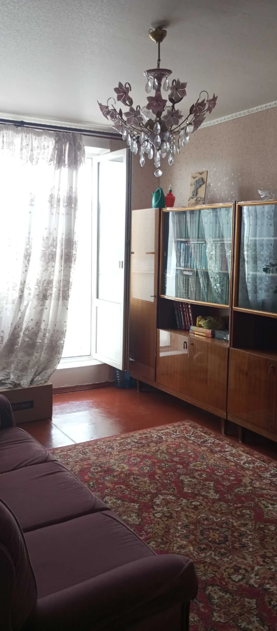 Продається 2-кімнатна квартира в центрі Чугуєва