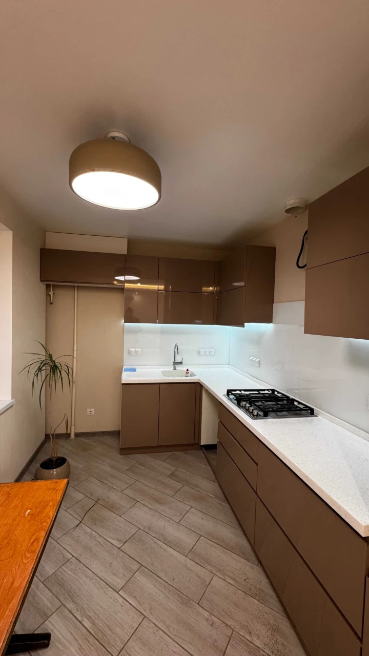 Продам шикарную 3 к.кв в Чугуеве (Авиатор)