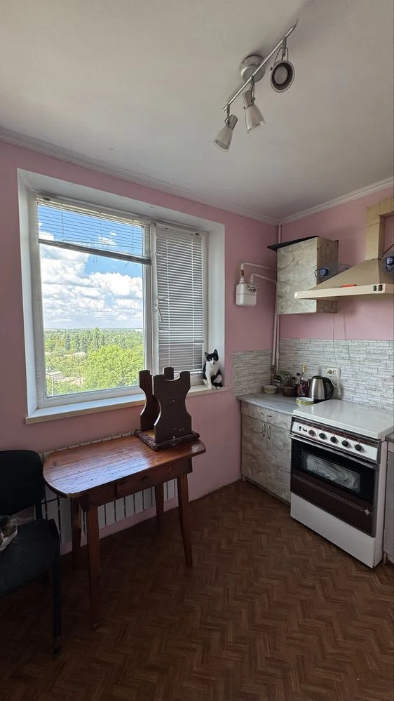 For sale 3-room apartment in Chuguev (near 7th school)
