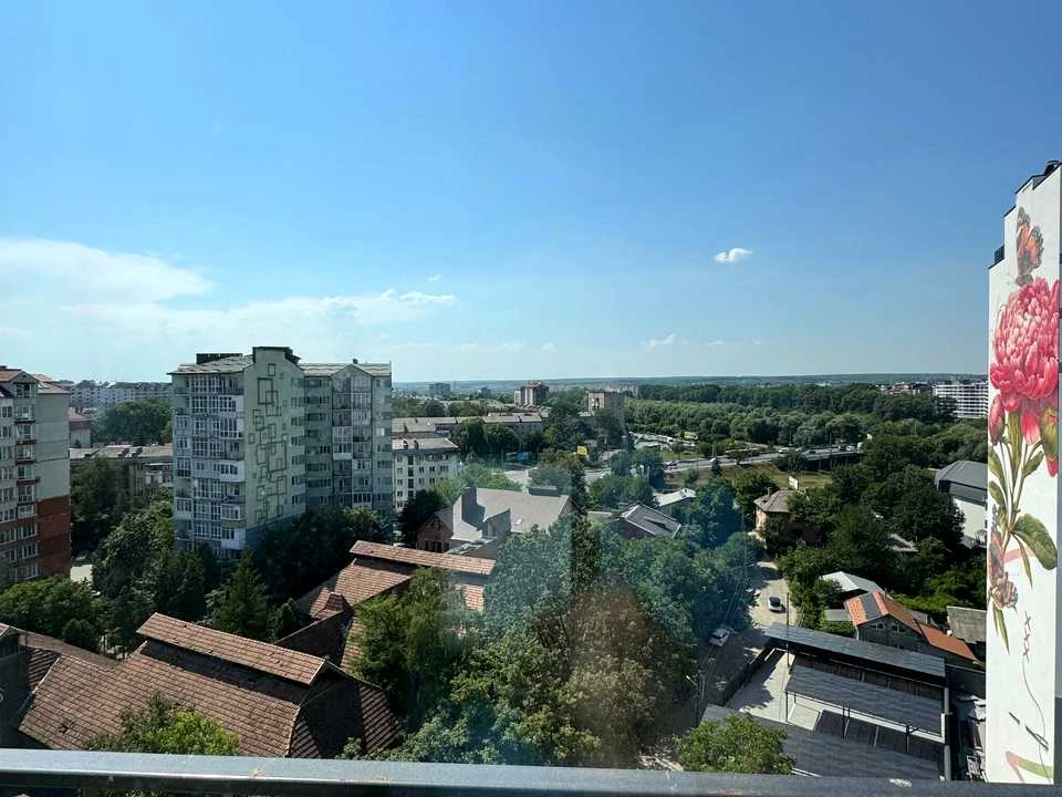 Квартира. Ивано-Франковск, Княгинин ул., (Дом 9)