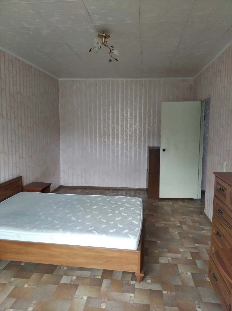 Продам 1 ком .квартиру в Чугуеве