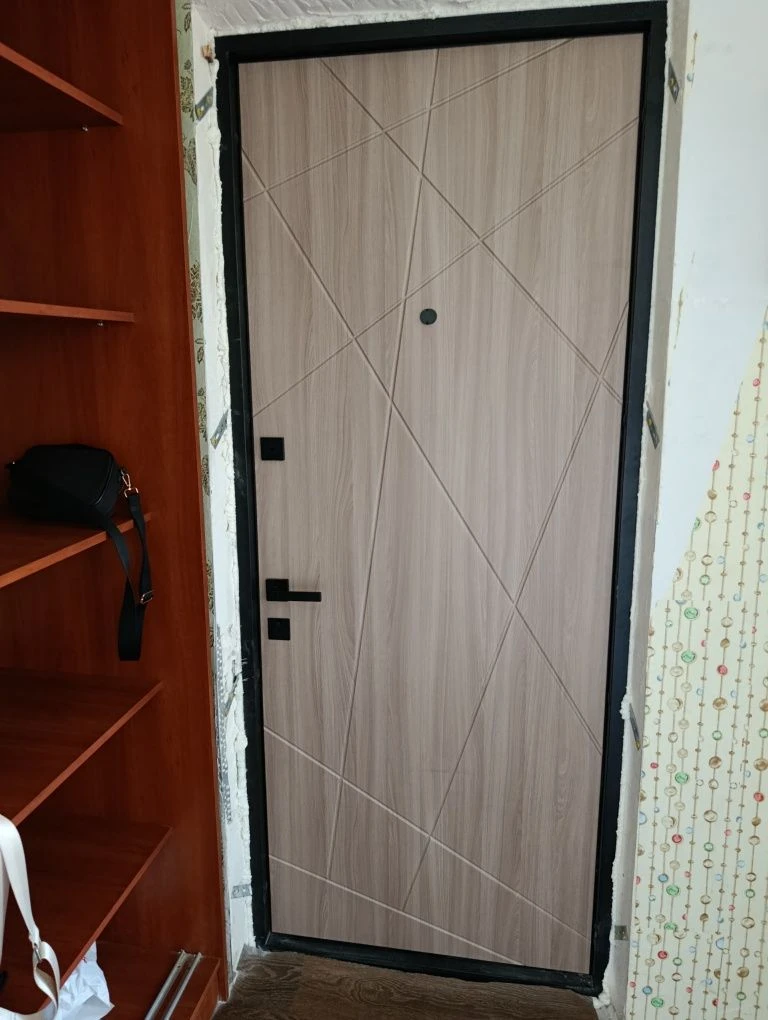 Продам 3-х кімнатну квартиру у центрі Чугуїва