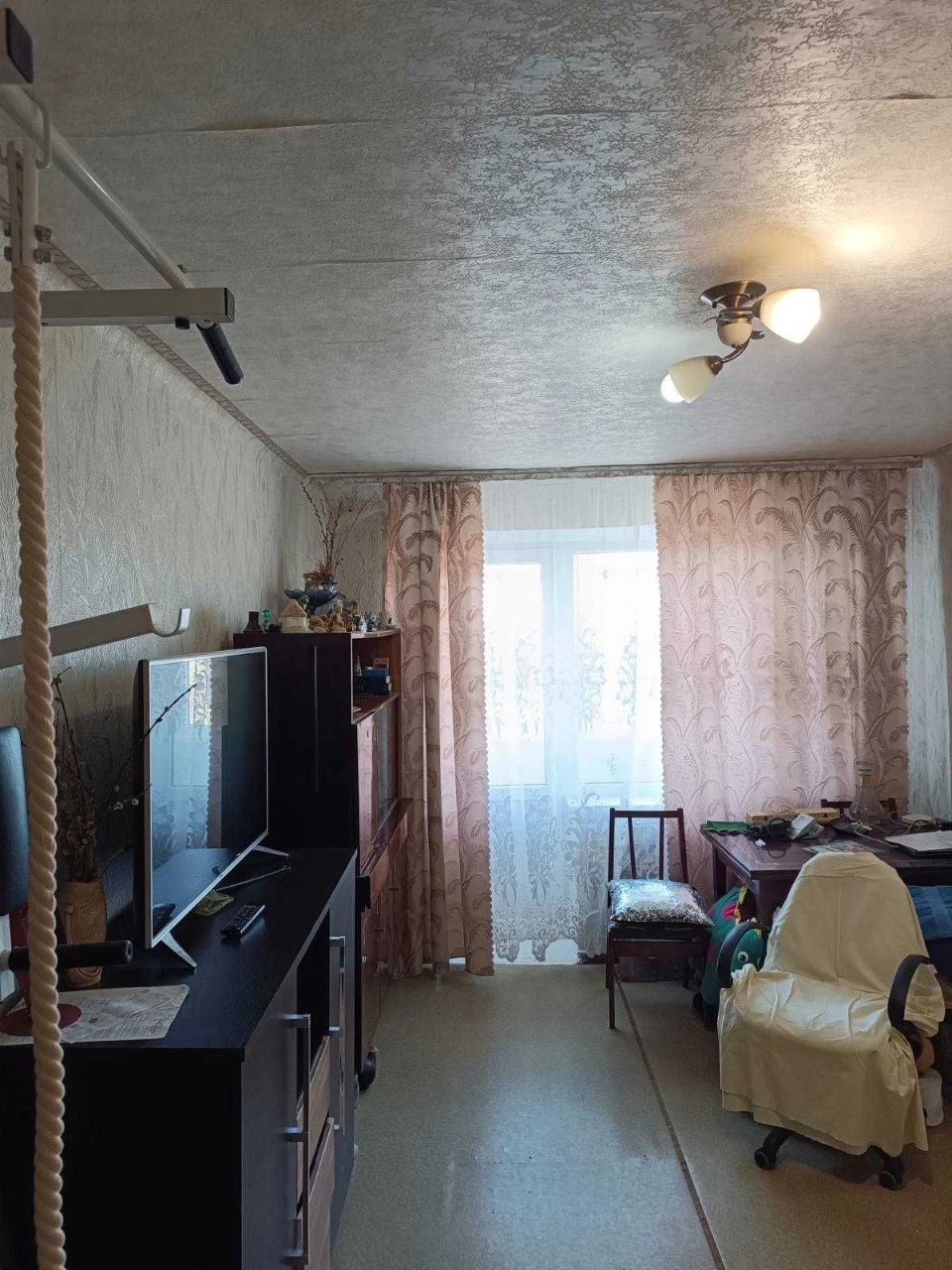 Selling 3-room apartment in the center of Chuhuyev