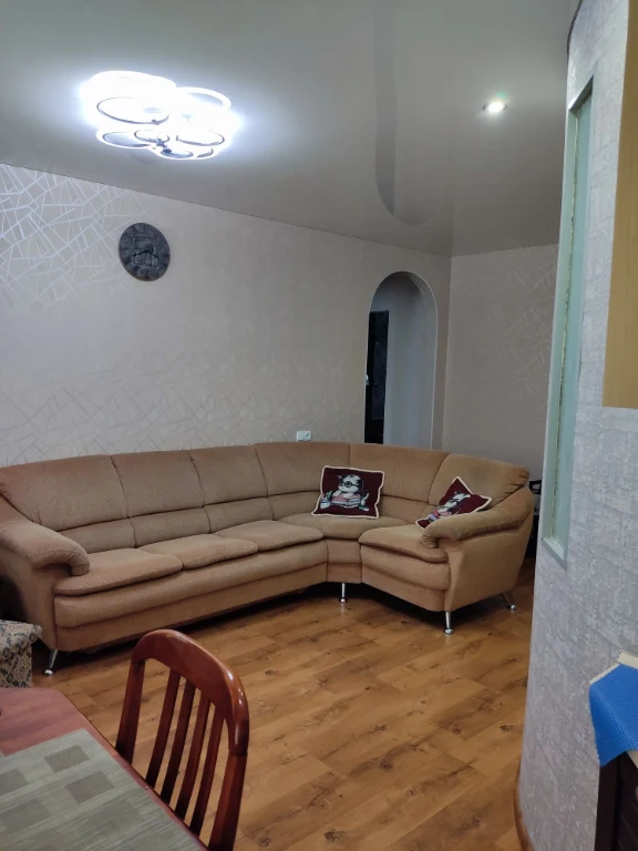 Продается трехкомнатная квартира с перепланировкой