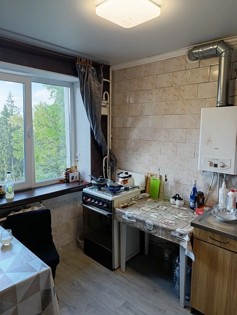 For sale one-room apartment in the center of Chuguyev.