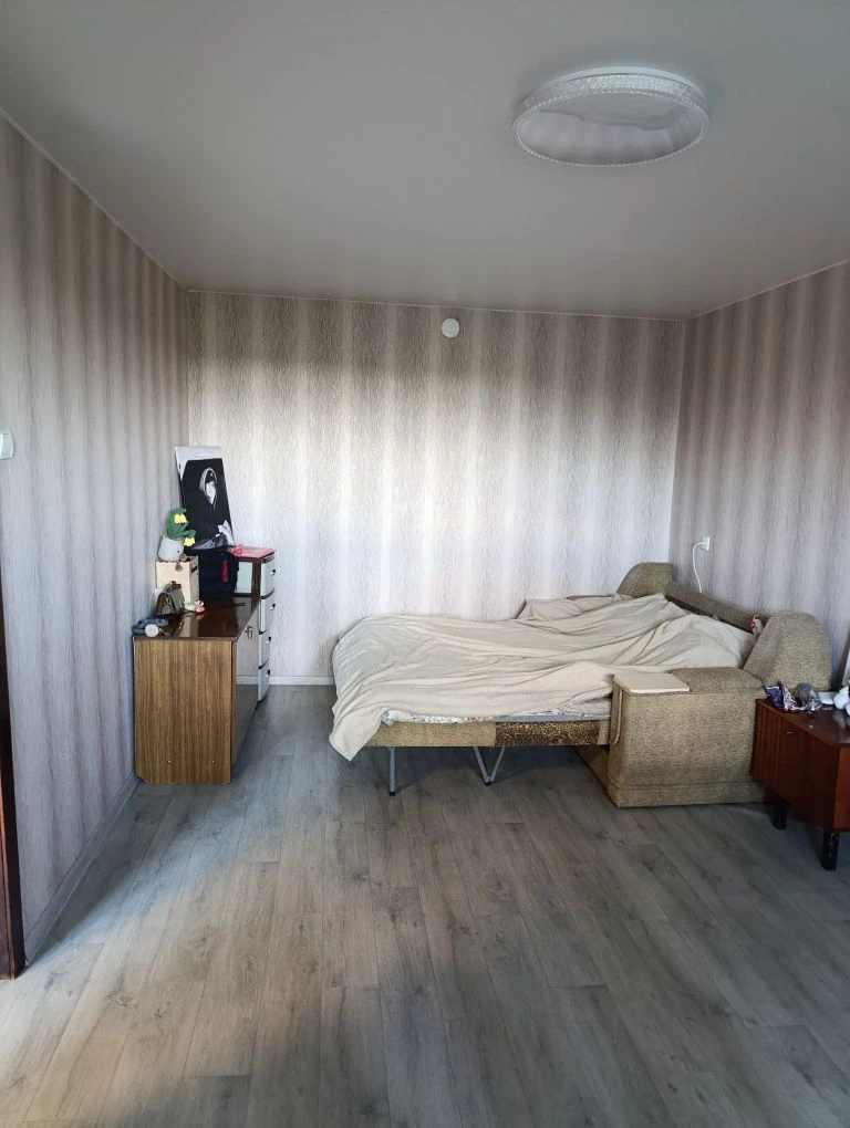 For sale one-room apartment in the center of Chuguyev.