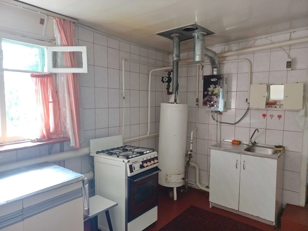 Продається 3-кімнатна квартира в Чугуєві з гаражем