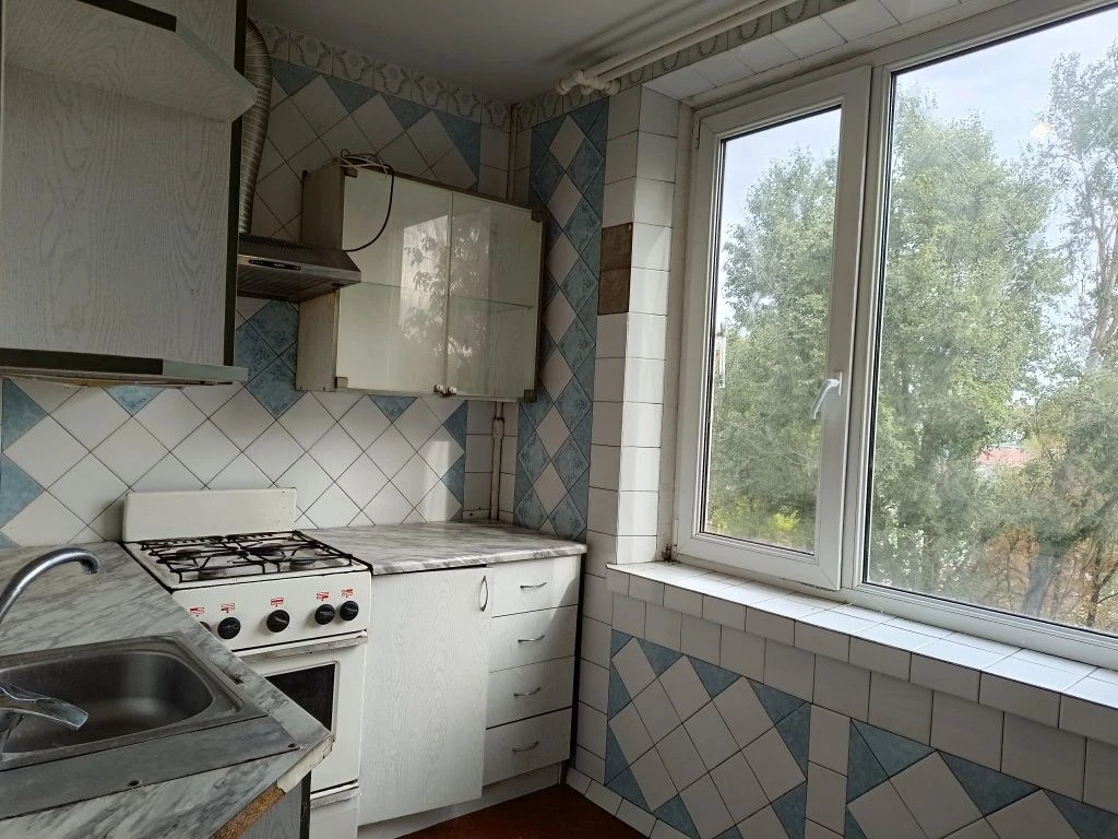 Продається 2-кімнатна квартира в центрі Чугуєва