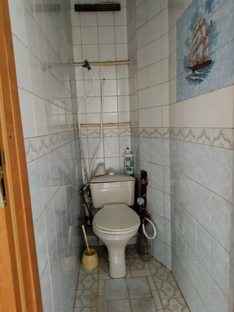 Продається 2-кімнатна квартира в центрі Чугуєва
