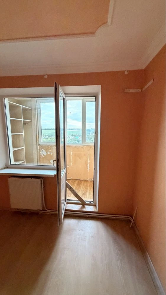 For Sale: Apartment