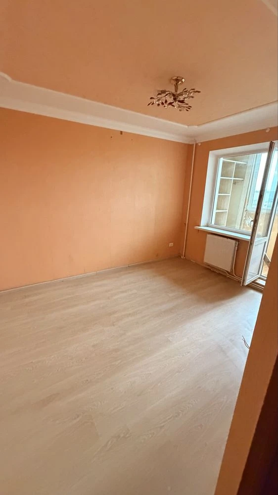 For Sale: Apartment