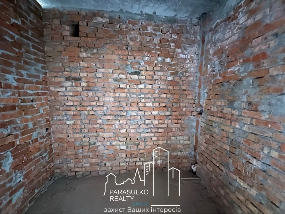 Продам 1-кімнатну квартиру на мікрорайоні!