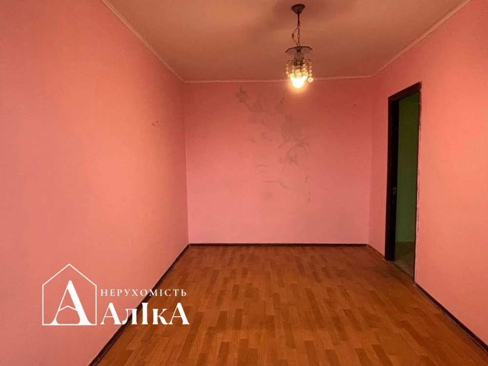 Продам 2-кімнатну квартиру з хорошим плануванням