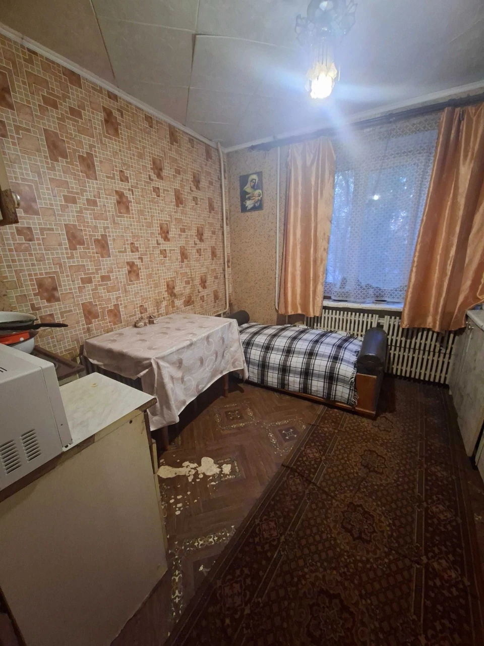 3 х кімнатна квартира малосімейного типу з окремим входом