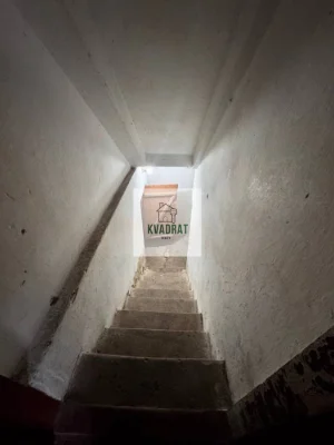 Продам 5-ти кімнатну квартиру з гаражем та 2-ма земельними д
