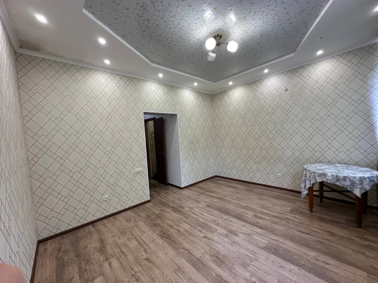 Продается секция с кухней 23,8 кв. м в Цукровом